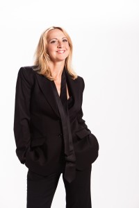 debora villa