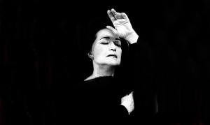 Leyla-Gencer-photo-by-Lelli-e-Masotti-