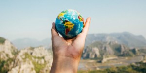 adventure-ball-shaped-blur