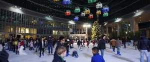la pista coperta di pattinaggio sul ghiaccio più grande di Milano