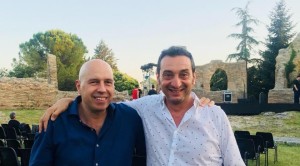 Sergio Maifredi e Corrado d'Elia (da sin) all'aperto