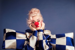 _KATY_PERRY_CHECKER_DRESS_0219